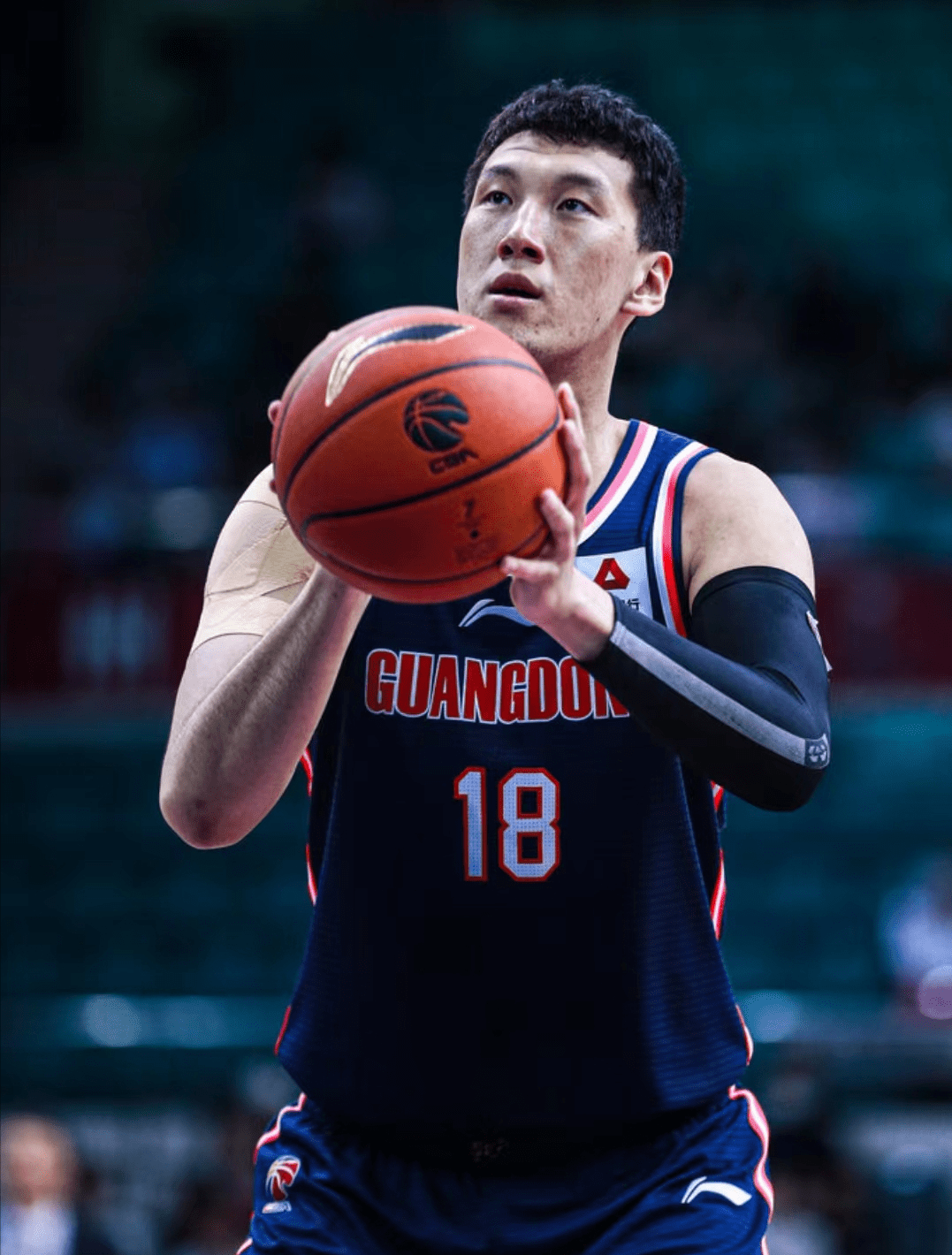 加时末段拜仁慕尼黑调整名单以备葡超，篮板制胜环节打磨，话题不断，阵容厚度经受考验(拜仁慕尼黑篮球俱乐部)